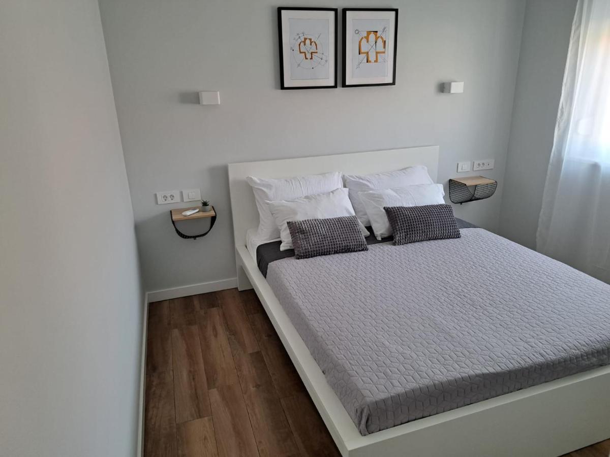 B & R Summer Breeze Apartments Nin Eksteriør bilde