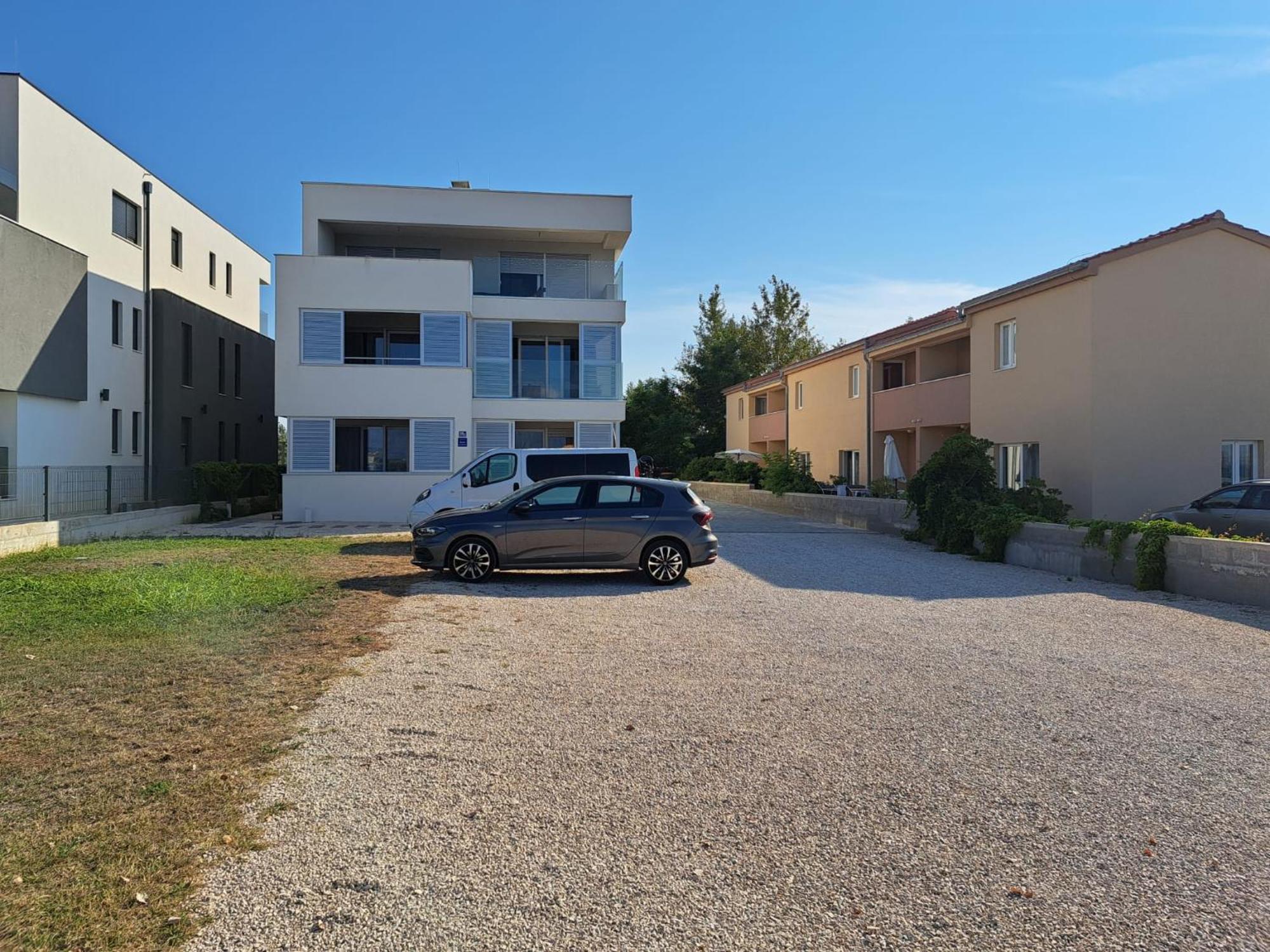 B & R Summer Breeze Apartments Nin Eksteriør bilde